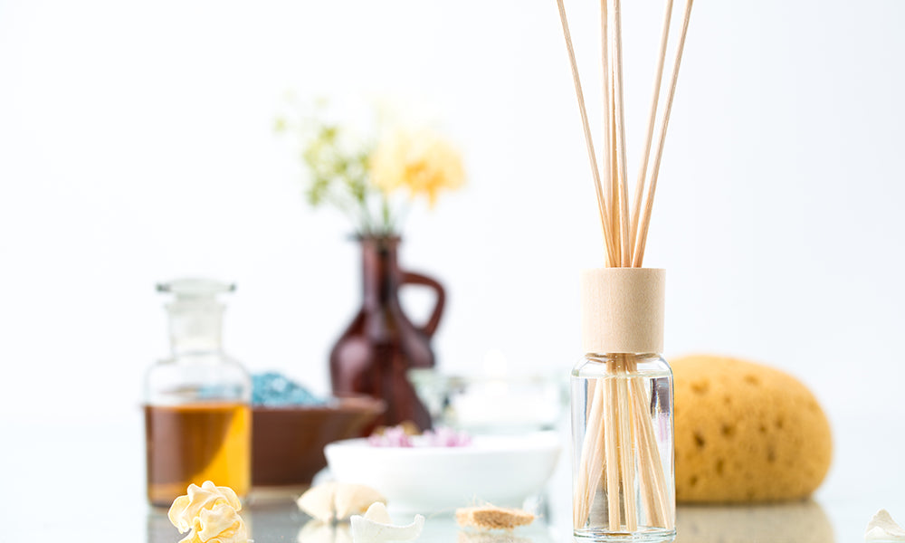 5 Aromatherapy Oils Everyone Should Have at Home